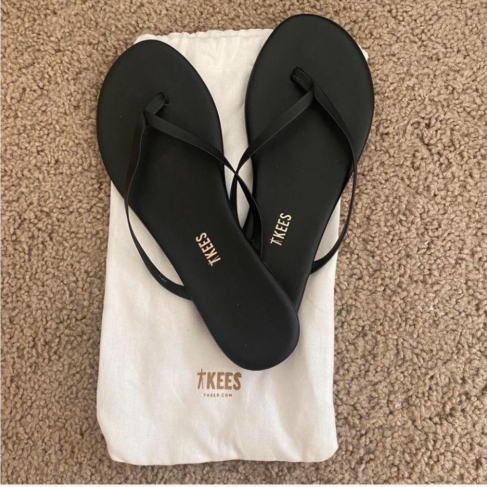 Black Tkees